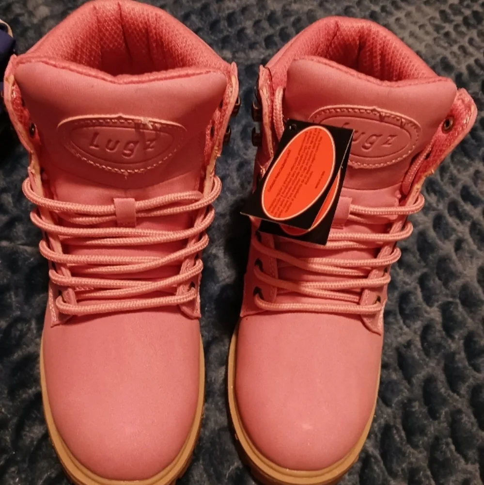 Too big - Picture 3 of 4